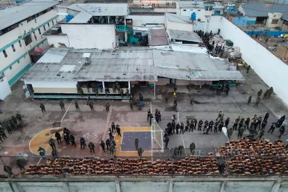 Los reos fueron ubicados en la parte externa de los pabellones, para hacer un conteo y también una requisa.