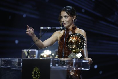 Aitana Bonmati la mejor jugadora del Mundo, lleva 3 Balón de Oro.