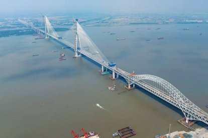 China Inaugura el puente colgante más largo del mundo