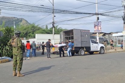 Dos presuntos sicarios fueron abatidos por otros sujetos armados en el cantón Santa Ana, Manabí

AG-EXTERNOS