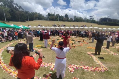 Productores y autoridades compartieron semillas y saberes ancestrales en la feria organizada por el MAGAP.