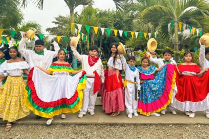 Estudiantes destacan el legado montubio durante el Día de la Identidad Montubia en sus instituciones.