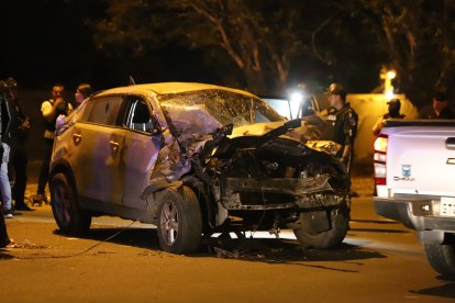 Bolaños fue atacado mientras iba en su vehículo. Agentes policiales retiraron su cadáver.