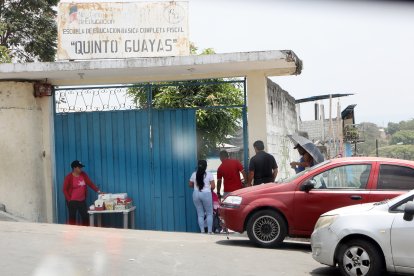 En esta institución, ubicada en el norte de Guayaquil, hallaron heces de roedores en la bodega de las colaciones escolares.