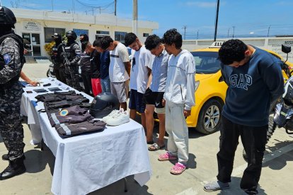 Los detenidos y las evidencias presentadas por el caso del asesinato de un comerciante de telefónos celulares en la península