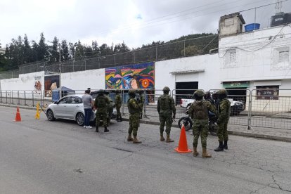 Dos internos fueron encontrados sin vida en sus literas, sin señales visibles de violencia, lo que mantiene en incertidumbre a las autoridades penitenciarias.
