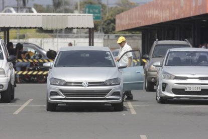La ATM sancionará a vehículos que circulen con placas de papel.