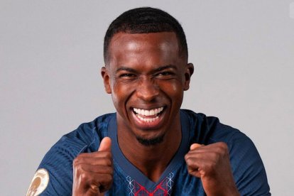 El ecuatoriano se mantiene como titular indiscutible en el esquema de Luis Enrique.