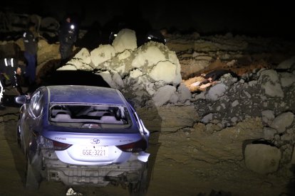Diego Saltos Bravo conducía este vehículo cuando fue atacado a tiros. Junto a él iban dos mujeres, a quienes les daba el servicio de taxi.