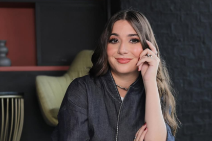 Carolina Plaza es parte del pódcast 'Sí somos' del canal online Suerte TV.