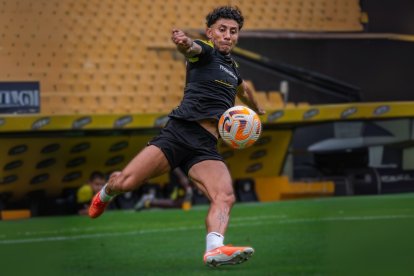jJoao Rojas en el entrenamientos previo al partido contra Independiente del Valle.