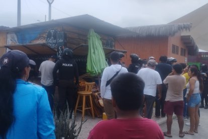 El sitio del crimen en el malecón de Playas.