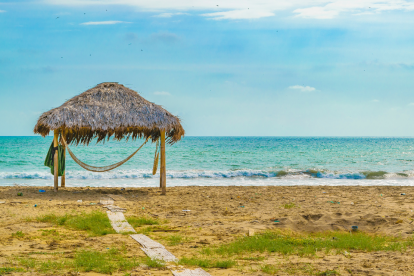 El feriado de octubre de 2025, una oportunidad para disfrutar de las playas de Ecuador, como Engabao.