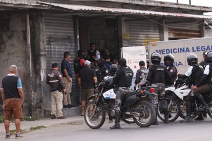 Las víctimas se encontraban dentro del local cuando fueron atacadas. La Policía llegó de inmediato al lugar.