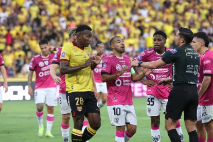 Barcelona SC vs. Independiente del Valle: crucial victoria para los Rayados en Guayaquil.