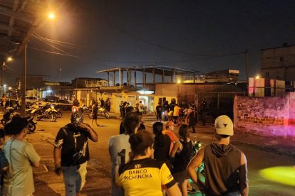 Los agentes llegaron hasta el lugar para iniciar las indagaciones.