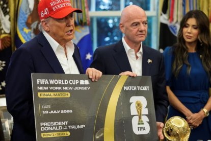 Donald Trump y Giani Infantino durante un evento promocional del Mundial 2026.