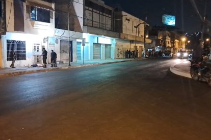 La muerte violenta fue reportada cerca de las 21:30.