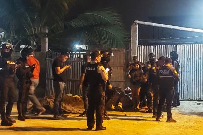 En el barrio El Mirador de la ciudad de Santa Elena fueron asesinados dos hombres que laboraban como albañiles