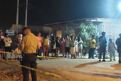 La policía investiga el asesinato de los albañiles en Santa Elena.