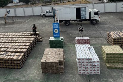En total, se incautaron 2.054 cajas de cerveza de diferentes marcas que iban a ser comercializadas.