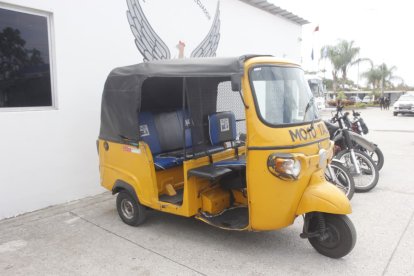 Entre las evidencias constan tres motos y una tricimoto.