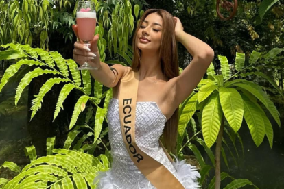 Samantha Quenedit durante una de sus destacadas apariciones en Miss Grand International 2025, certamen que se celebra en Tailandia.