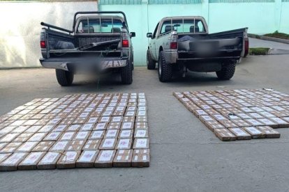 Los paquetes de cocaína estaban camuflados en el balde metálico de una camioneta, el cual había sido modificado.