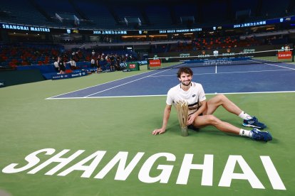 164 puestos ascenderá el lunes 13 de octubre Vacherot en el ranking mundial tras Shanghái, para quedar en el puesto 40. Además ganó más de $ 1 millón.