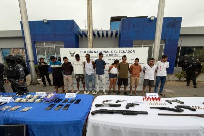 Varias personas fueron detenidas en un operativo de la Policía.