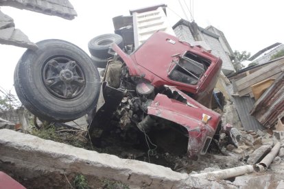 El accidente dejó varias pérdidas económicas a la pareja.
