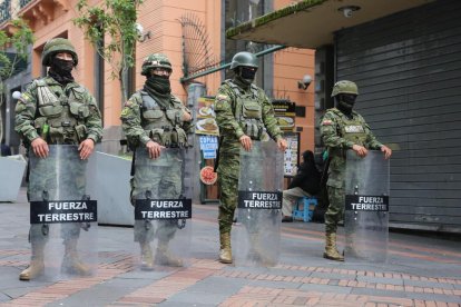 Carondelet estuvo fuertemente resguardado por militares.