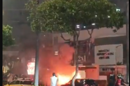 La explosión ocurrió la noche de este 14 de octubre. La Policía investiga las causas.