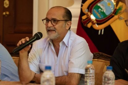 Humberto Plaza, Gobernador del Guayas llegó hasta el sitio de la explosión.