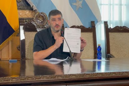 Aquiles Álvarez, alcalde de Guayaquil, cuestionó la decisión de la Fiscalía frente al señalado autor del atentado en la Bahía de Guayaquil.