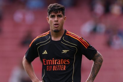 Piero Hincapié, defensor ecuatoriano del Arsenal.