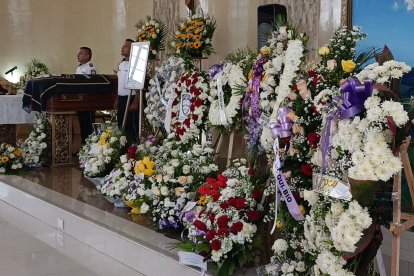 Se realiza el velorio del agente asesinado.