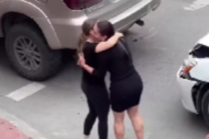 La reacción después del choque se volvió viral.