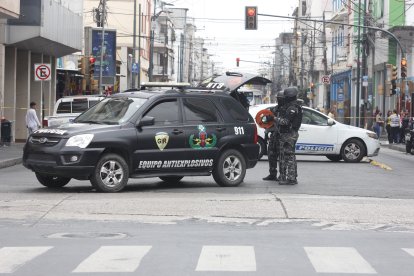 Personal policial especializado acudió a la zona para atender la emergencia.