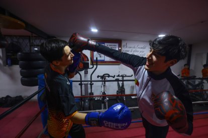 Los hermanos Anthony (i) y Juan Pablo Morán (d) empezaron hace ocho años en las artes marciales con el ‘Sojukay’.