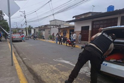 Un hombre fue sorprendido a tiros al interior de una vivienda donde se desarrollaba un velorio