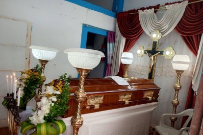 Katherin Chila fue velada en la casa de sus familiares en Esmeraldas y este jueves estaba previsto que sea sepultada.