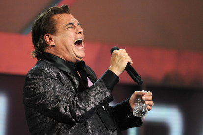 Alberto Aguilera Valadez, conocido como Juan Gabriel, fue un cantautor y actor mexicano.