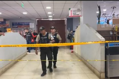 La Policía y la DINASED llegaron al lugar.