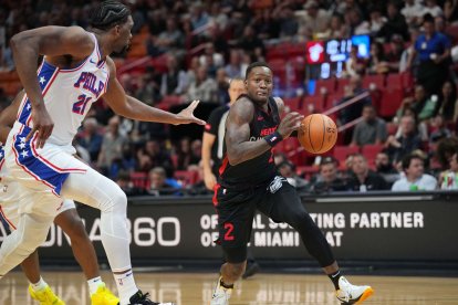 Terry Rozier de los Miami Heat (d) es uno de los implicados.