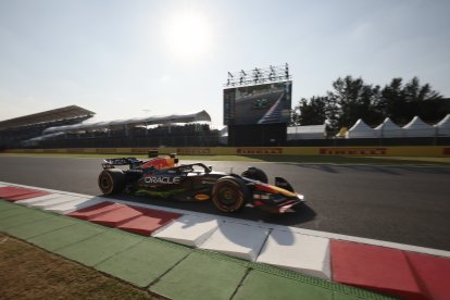 Max Verstappen fue uno de los destacados en las pruebas de entrenamiento.