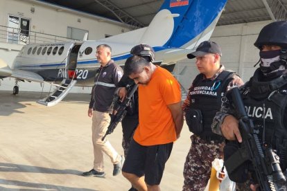 La Policía trasladó desde Manabí a alías El Tunco hasta la cárcel La Roca, en Guayaquil