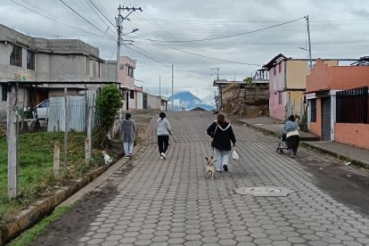 Vecinos de San Miguelito atraparon a los dos adolescentes que asaltaban con machete y los entregaron a la Policía.