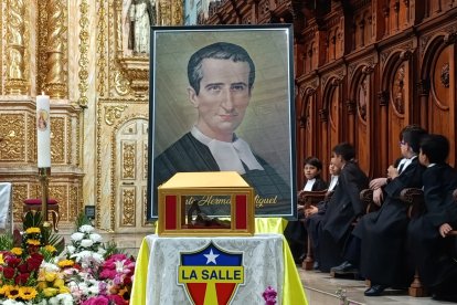 Cientos de estudiantes acudieron a los actos realizados la semana pasada con las reliquias del Santo Hermano Miguel.