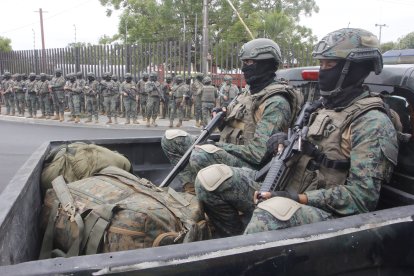 Desde ayer se realizó un despliegue de miembros de las Fuerzas Armadas en el cantón Durán, el segundo más violento del país.